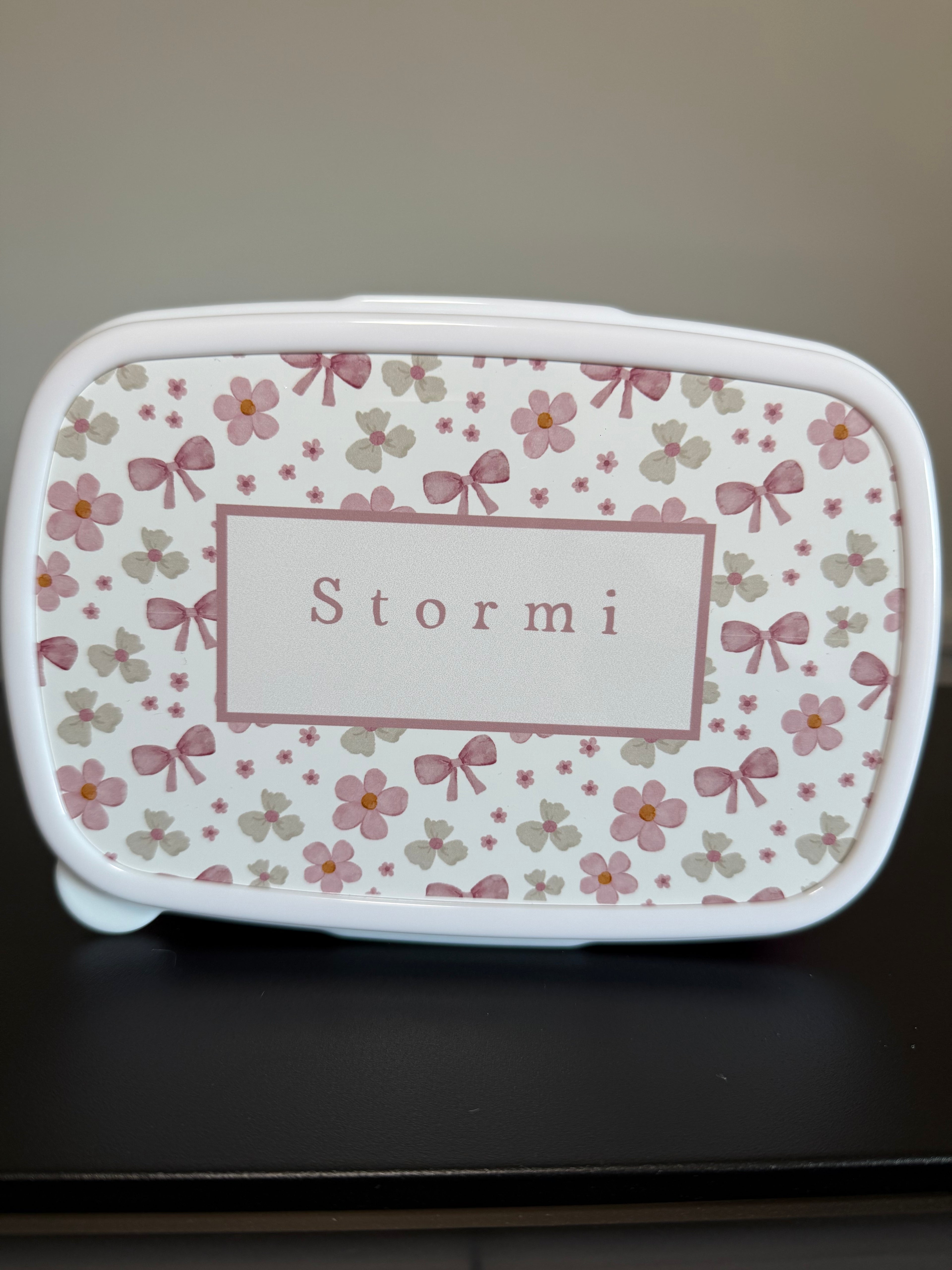 Personalised Daisy/Bow Snack Tub