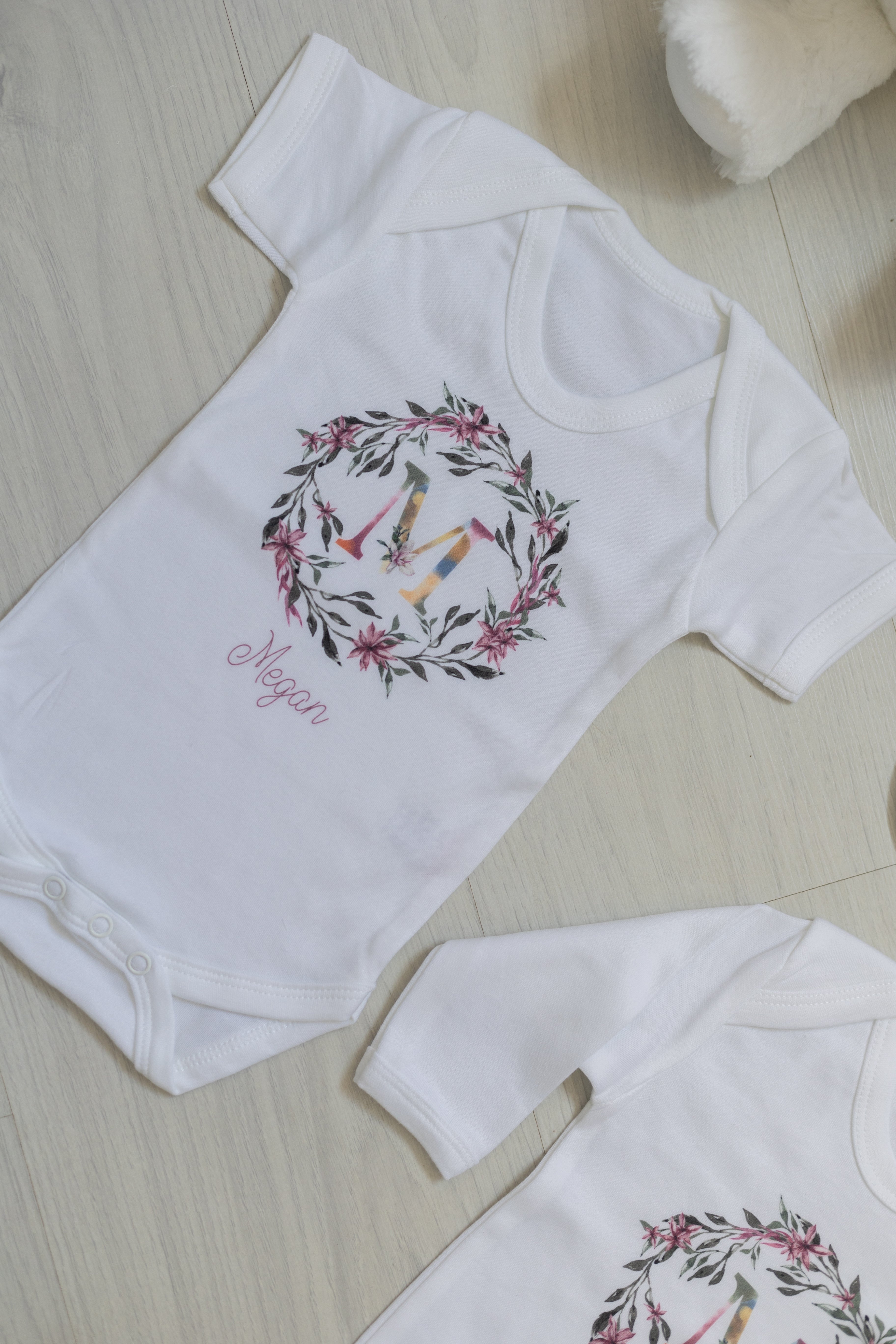 Luxury Personalised Baby Gift Set - Lilah Wreath Design