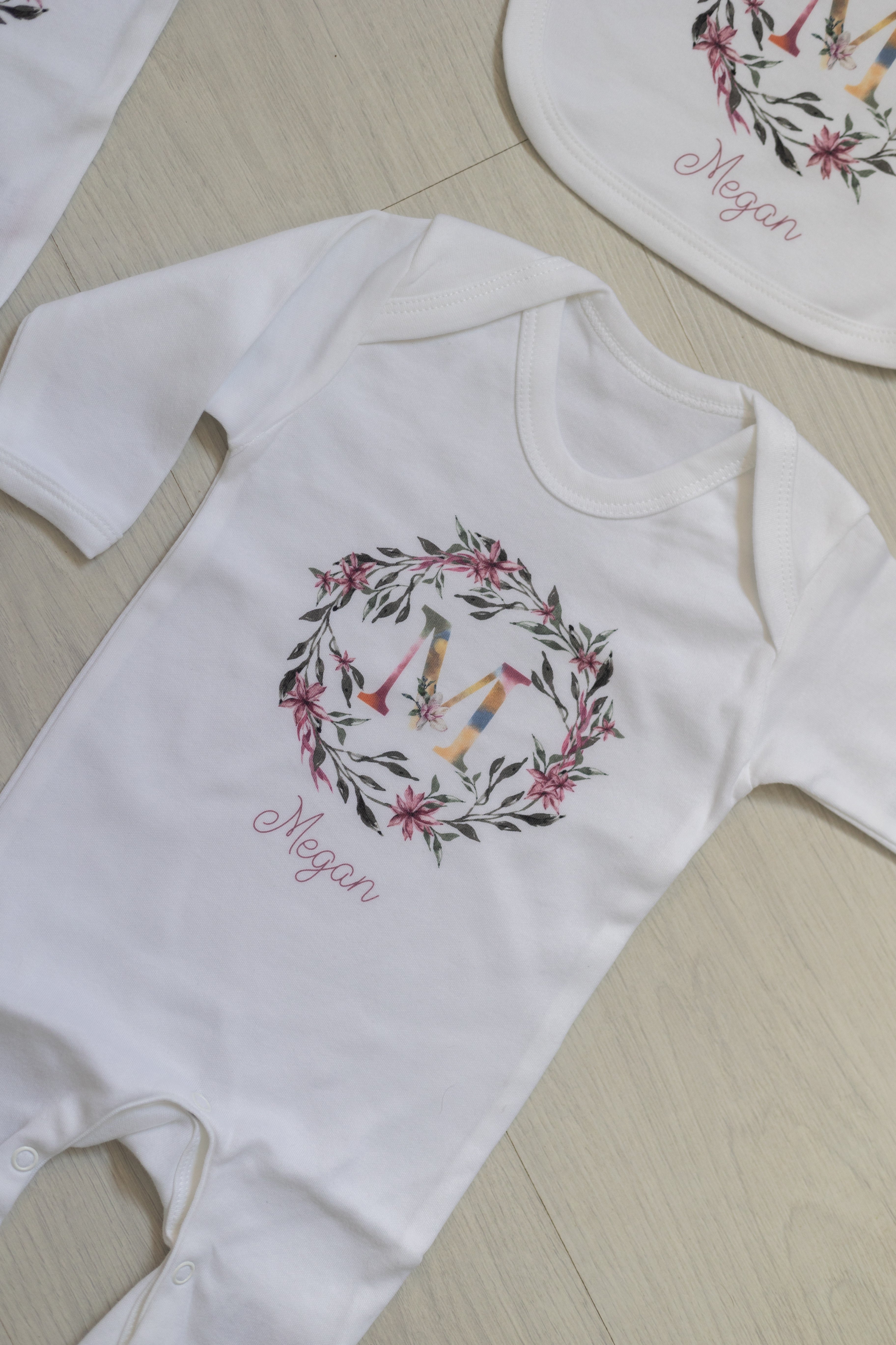 Luxury Personalised Baby Gift Set - Lilah Wreath Design